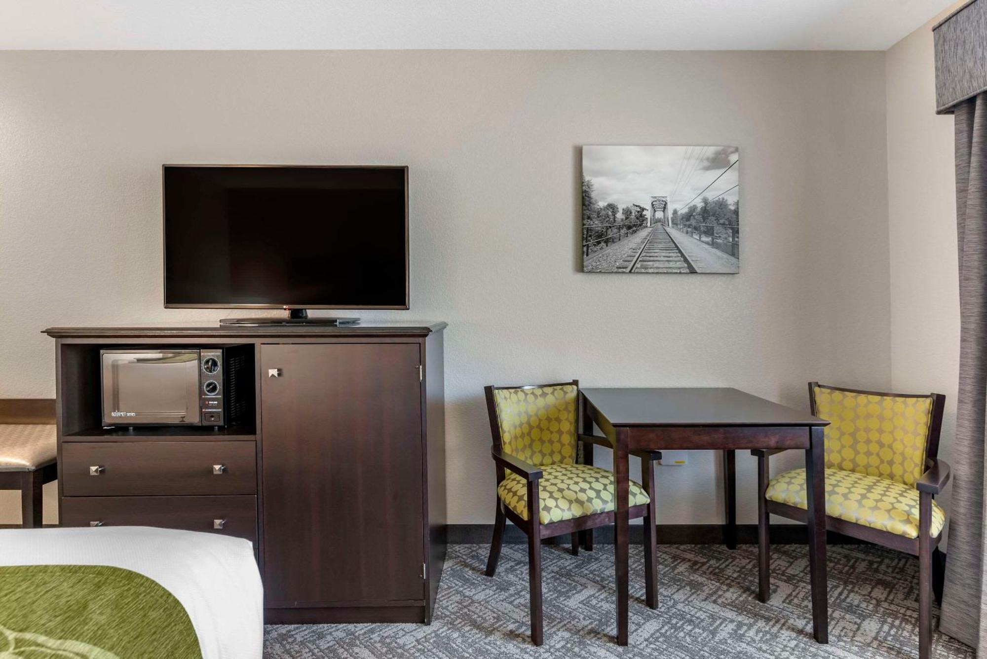 Comfort Inn & Suites Tualatin - Lake Oswego South Ngoại thất bức ảnh