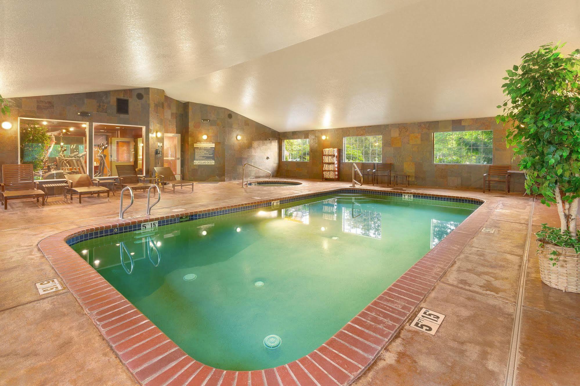 Comfort Inn & Suites Tualatin - Lake Oswego South Ngoại thất bức ảnh